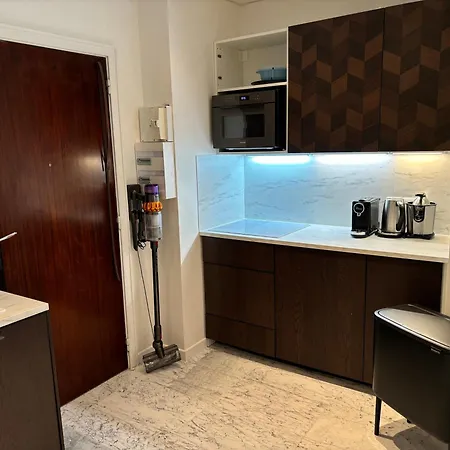 Ponthieu Apartment