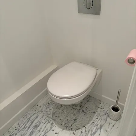 Apartment Ponthieu Paris