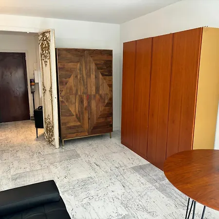 Ponthieu Apartment